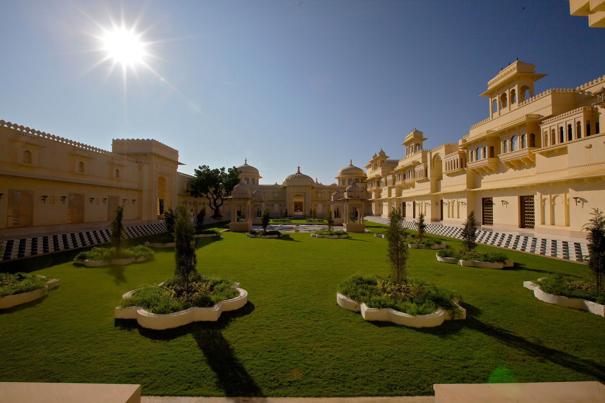 Jardin, intérieur, Oberoi Udaivilas Udaipur, Rajasthan, Inde © Se Mo (CC BY-SA 2.0)