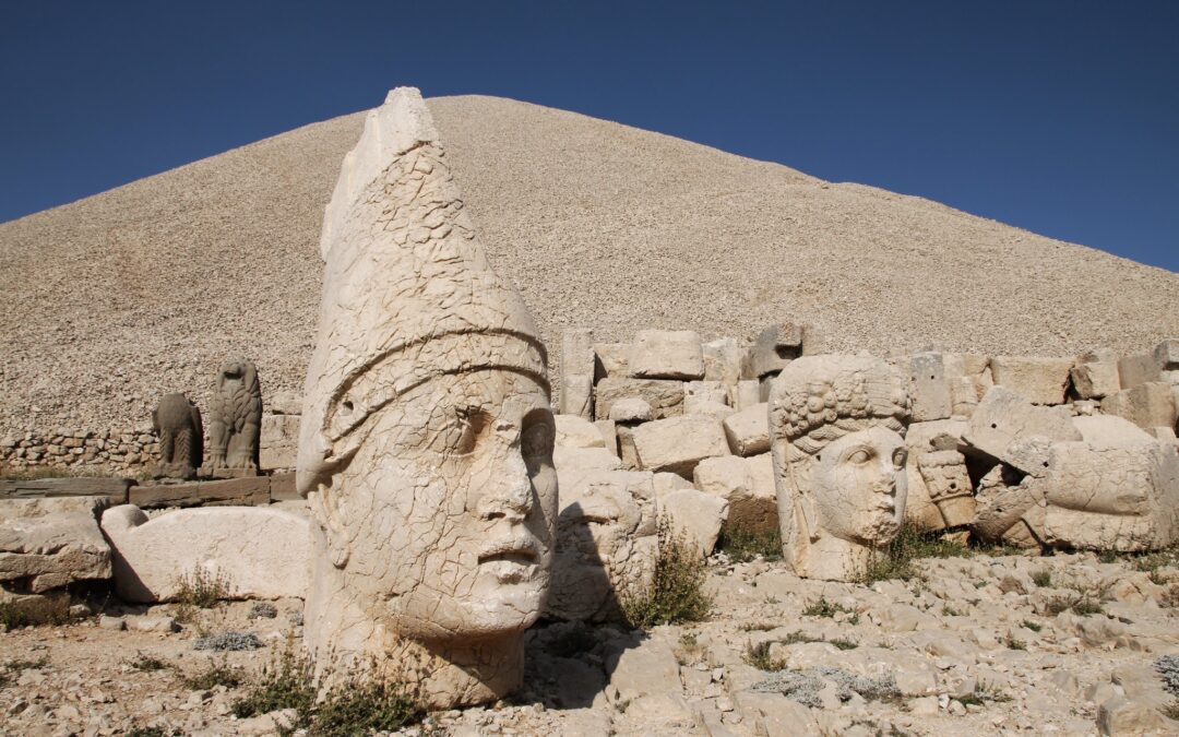 Turquie, le Nemrut Dağı et ses vestiges spectaculaires