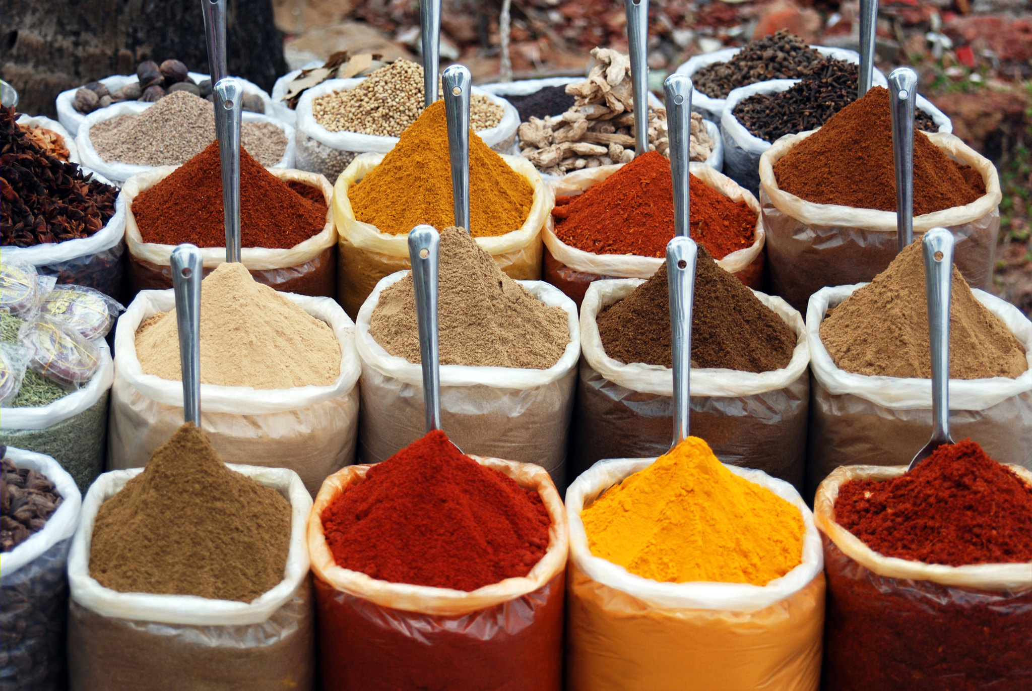 Épices, marché d'Anjuna, Goa, Inde du Sud © Sara Marlowe