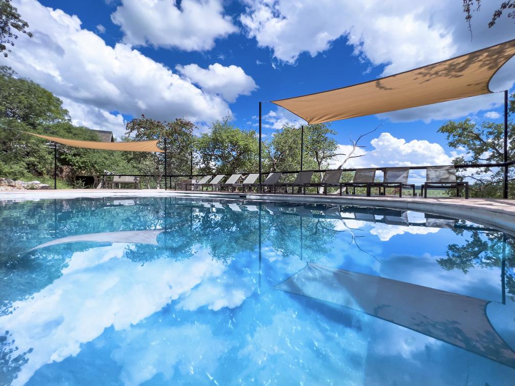 Piscine avec vue, Ongava Lodge, Namibie © Stefan Redecker / Ongava