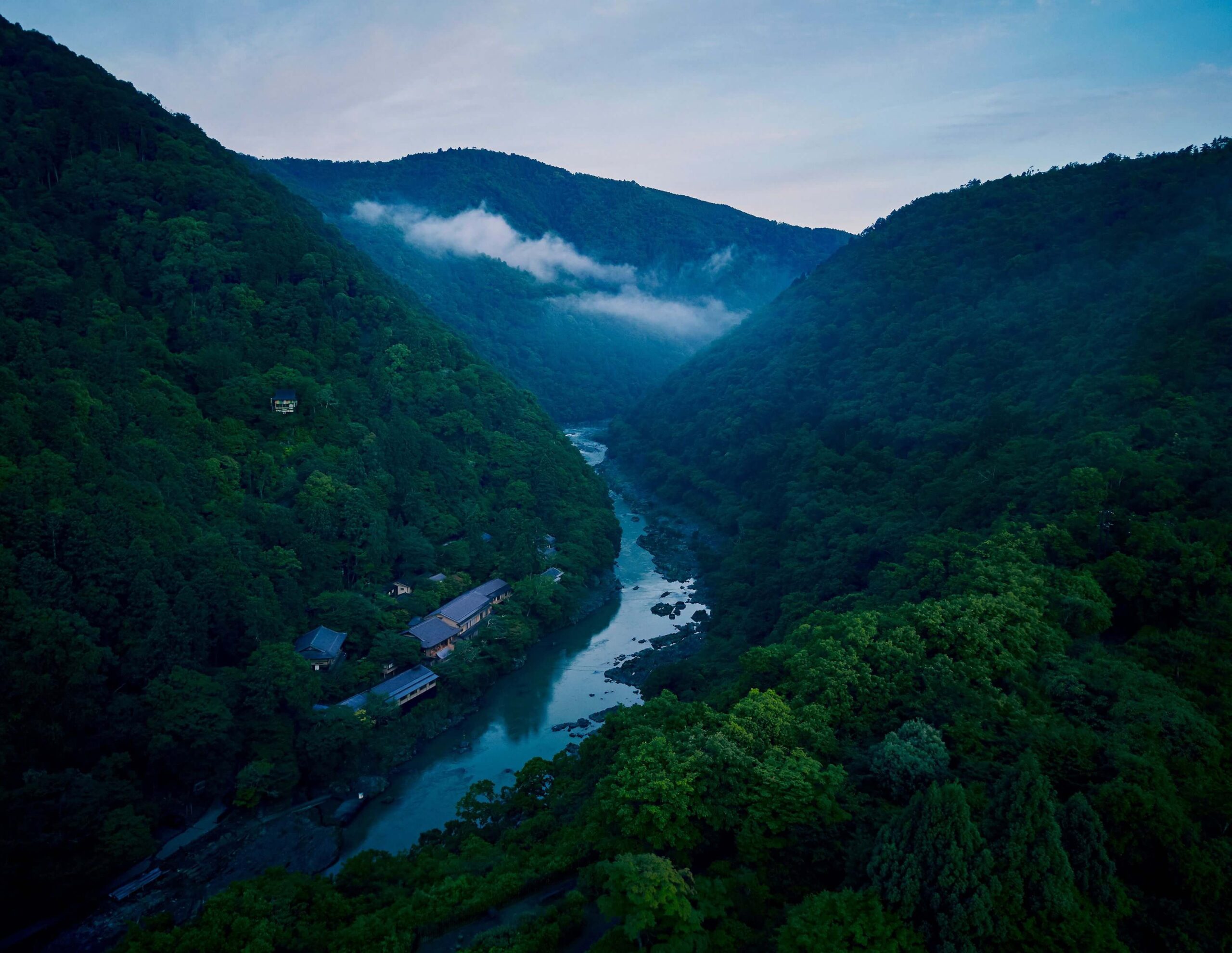 La magnifique campagne d'Arashiyama, Hôtel Hoshinoya Kyoto, Japon © Hoshino Resorts