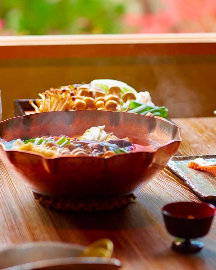 Des recettes traditionnelles japonaises, Hôtel Hoshinoya Kyoto, Japon © Hoshino Resorts Des recettes traditionnelles japonaises, Hôtel Hoshinoya Kyoto, Japon © Hoshino Resorts