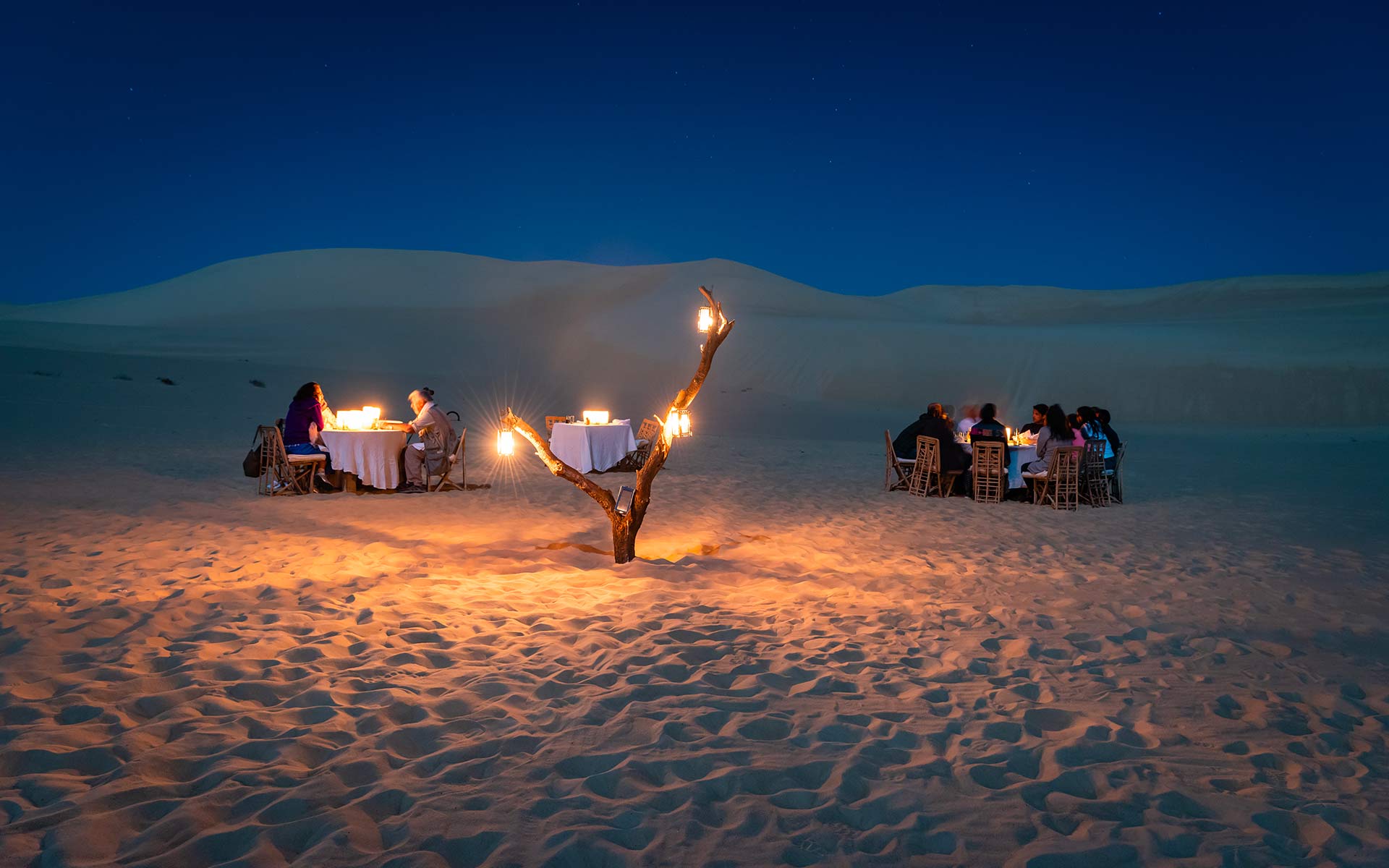 Dîner sous les étoiles, Adrere Amellal, Siwa, Égypte © Sameh Shahin / Adrere Amellal