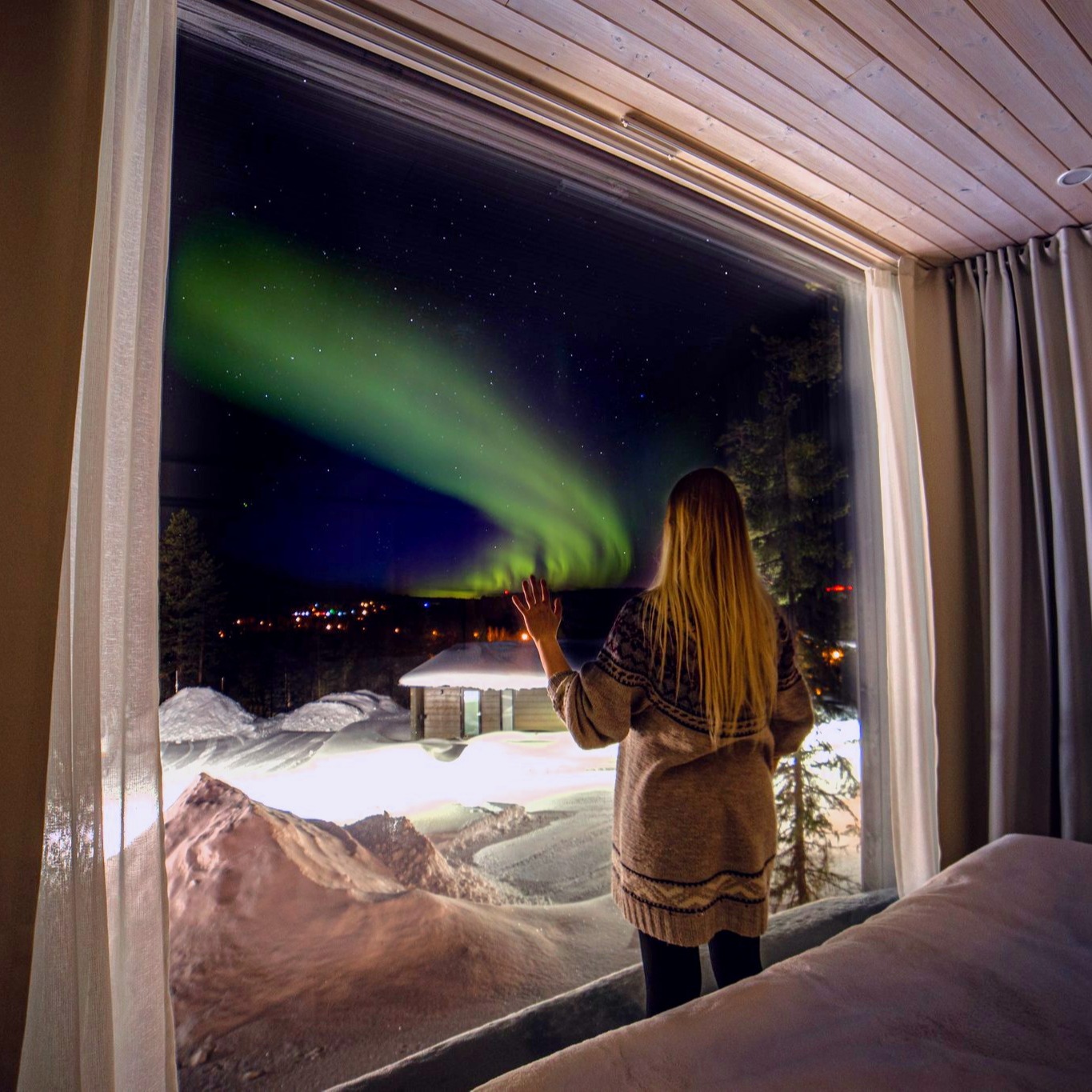 Aurore boréale, Arctic Treehouse Hôtel, Rovaniemin Laponie, Finlande © SantaPark Arctic World