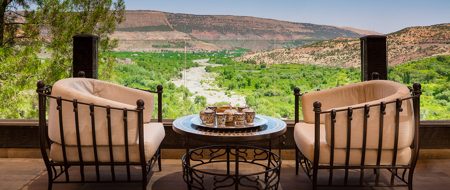 Terrasse, Asmoun Lounge, Kasbah Tamadot, Maroc © Virgin Edition limited
