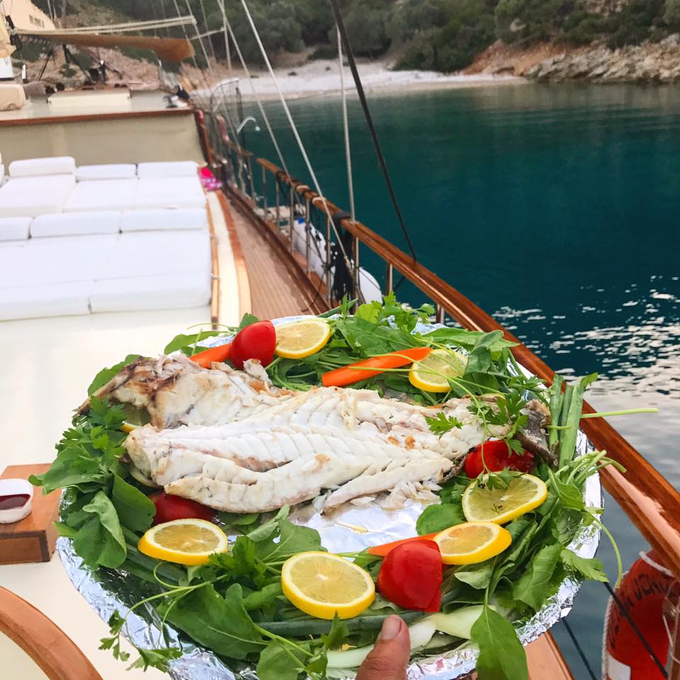 Lahoz, recette de poisson traditionnelle turque, Denir Deniz, Turquie © Denir Deniz