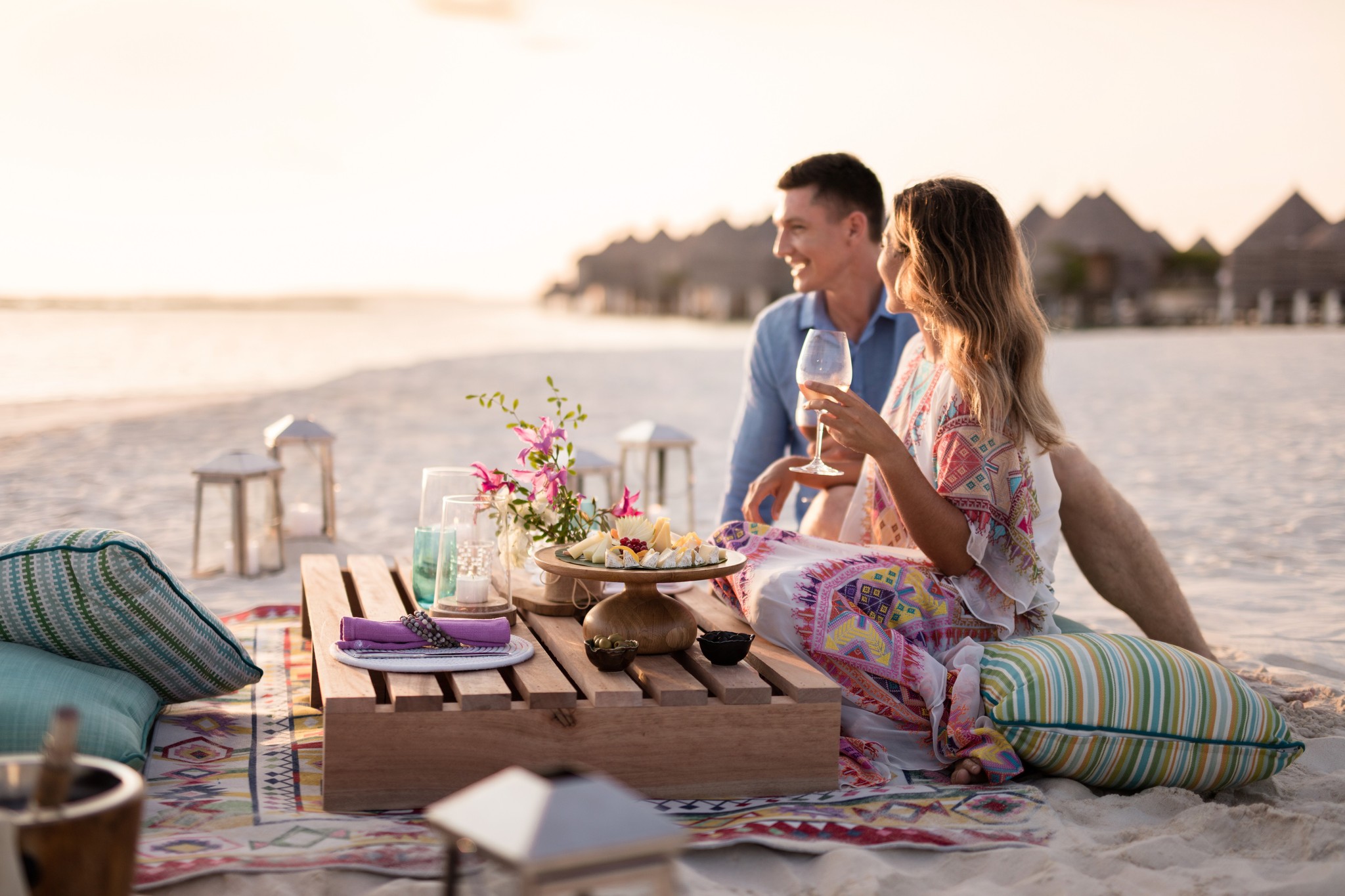 Un dîner sur la plage au Nautilus Beach, Atoll de Baa, Maldives © The Nautilus Maldives