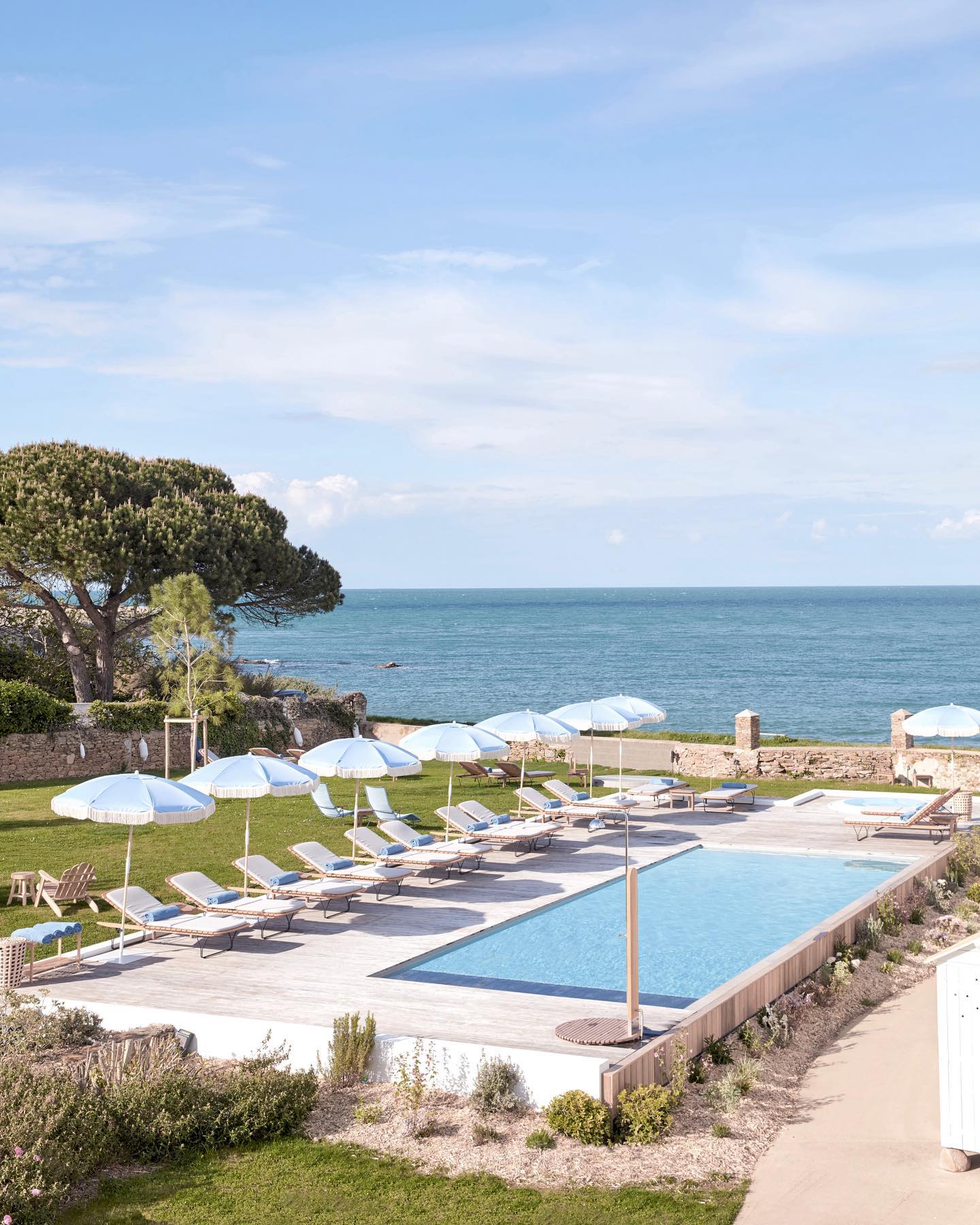 Piscine chauffée, Les Hautes Mers, Île d'Yeu, Vendée, France © Les Hautes Mers sas