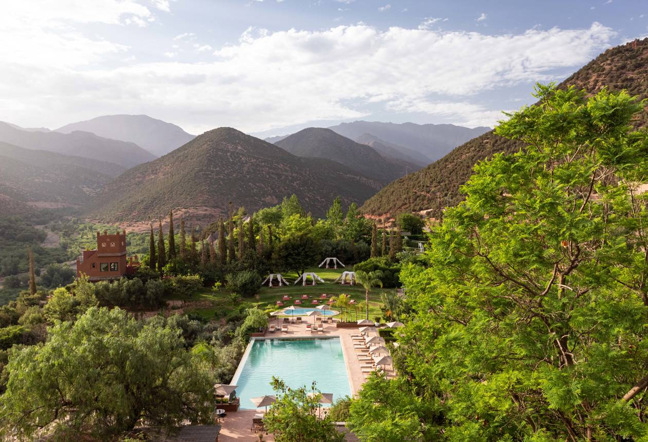 Piscine et montagnes de l'Atlas, Kasbah Tamadot, Maroc © Virgin Edition limited
