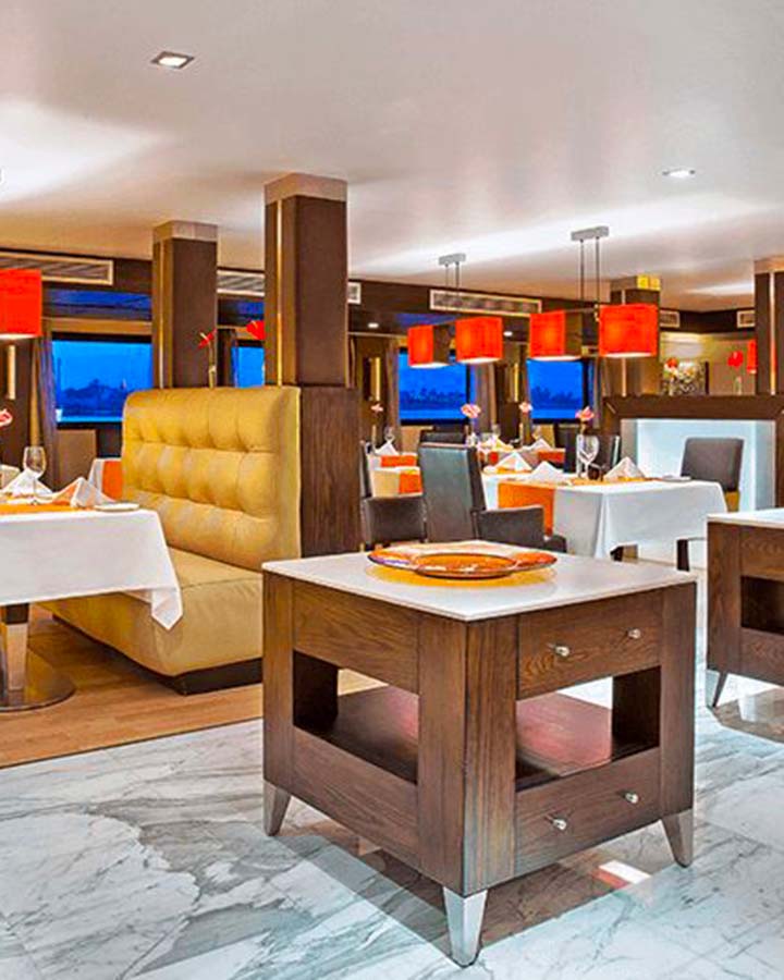 Restaurant, Oberoi Zahra, croisière sur le Nil, Égypte © Oberoi Hotels & Spas Restaurant, Oberoi Zahra, croisière sur le Nil, Égypte © Oberoi Hotels & Spas