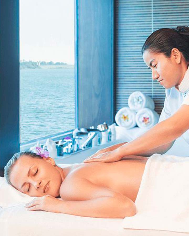 Massage au spa de l'Oberoi Zahra, croisière sur le Nil, Égypte © Oberoi Hotels & Spas Massage au spa de l'Oberoi Zahra, croisière sur le Nil, Égypte © Oberoi Hotels & Spas