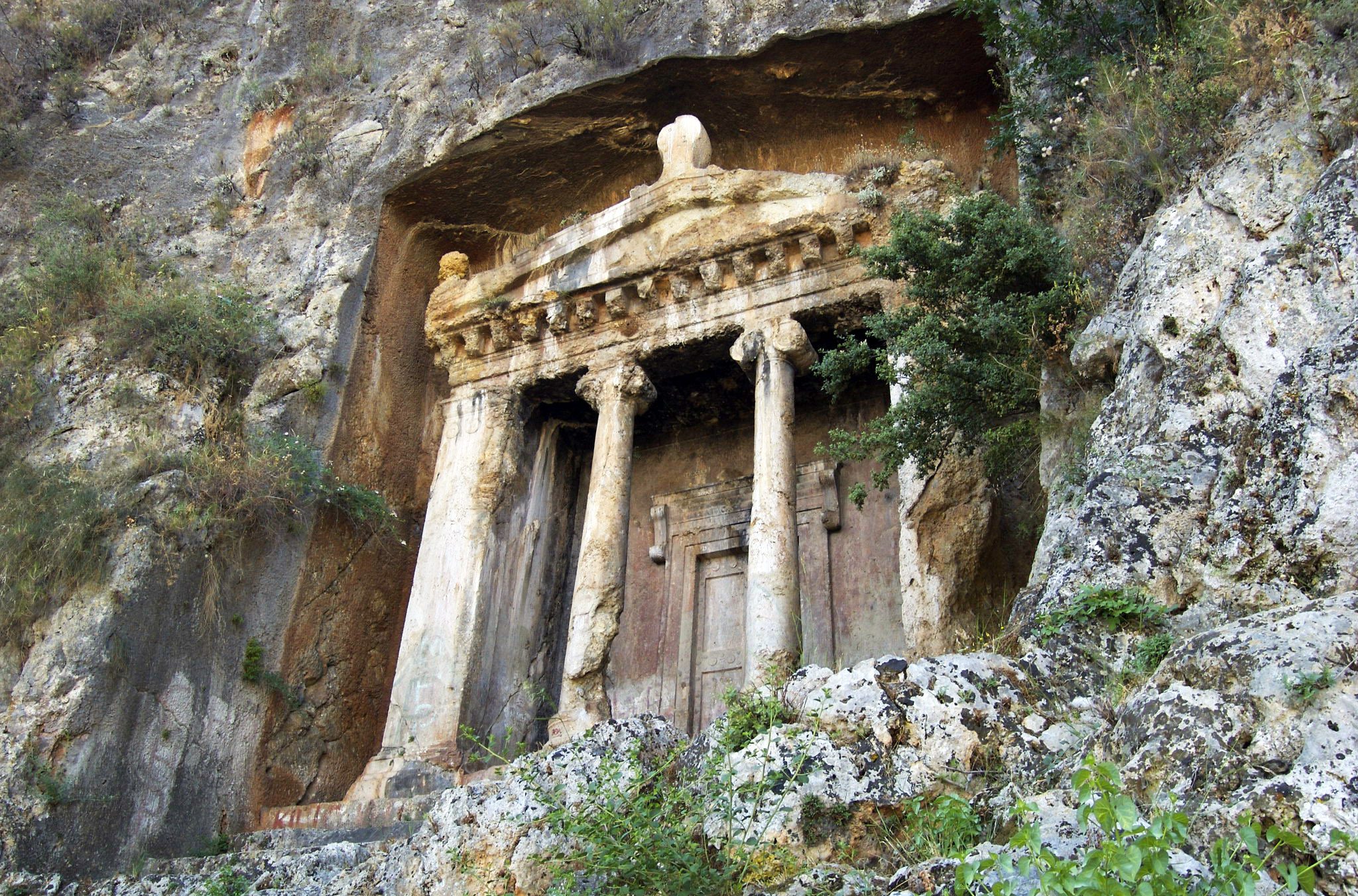 Tombeau creusé dans la roche, Fethiye, Turquie © Pavel Rybin