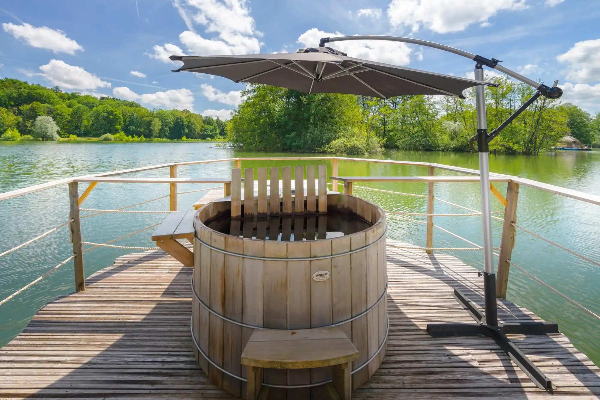 Bain Nordique, Cabane Spa, Franche-Comté, France © Coucoo Grands Lacs