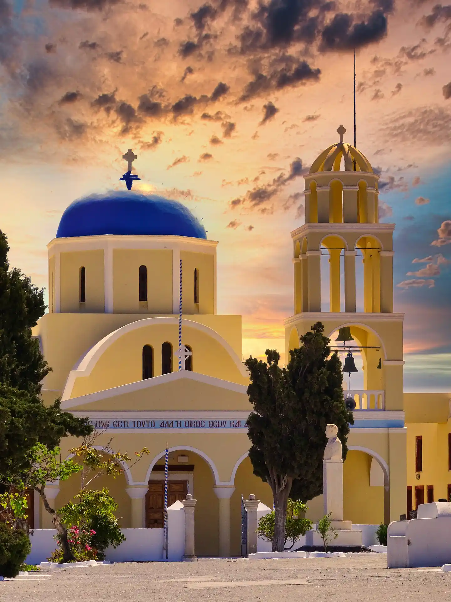 Église, Oia, Île de Santorin, Grèce © Klaus-Peter Huschka