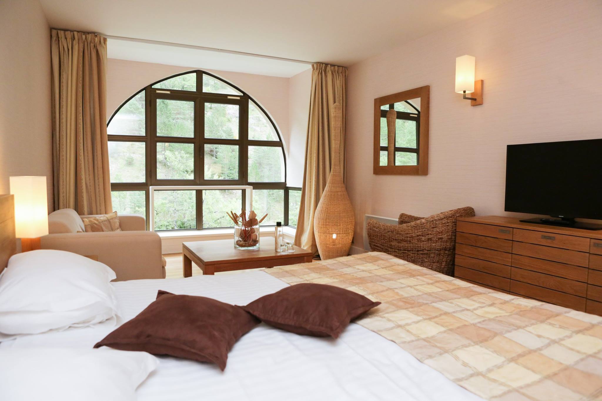 Chambre, hôtel de la Muse, Gorges du Tarn, France © PMT Hotels