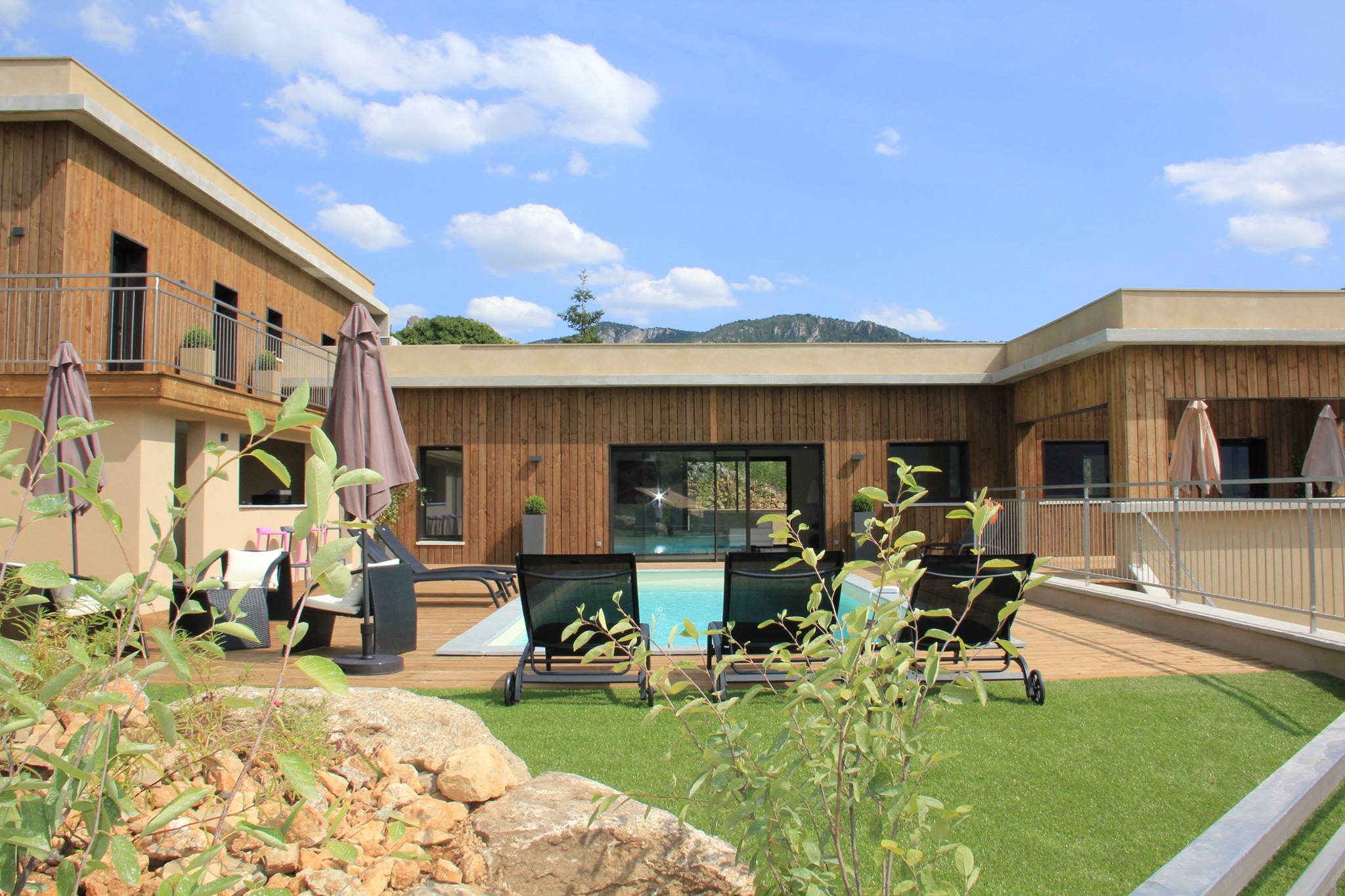 Piscine, hôtel de la Muse, Gorges du Tarn, France © PMT Hotels