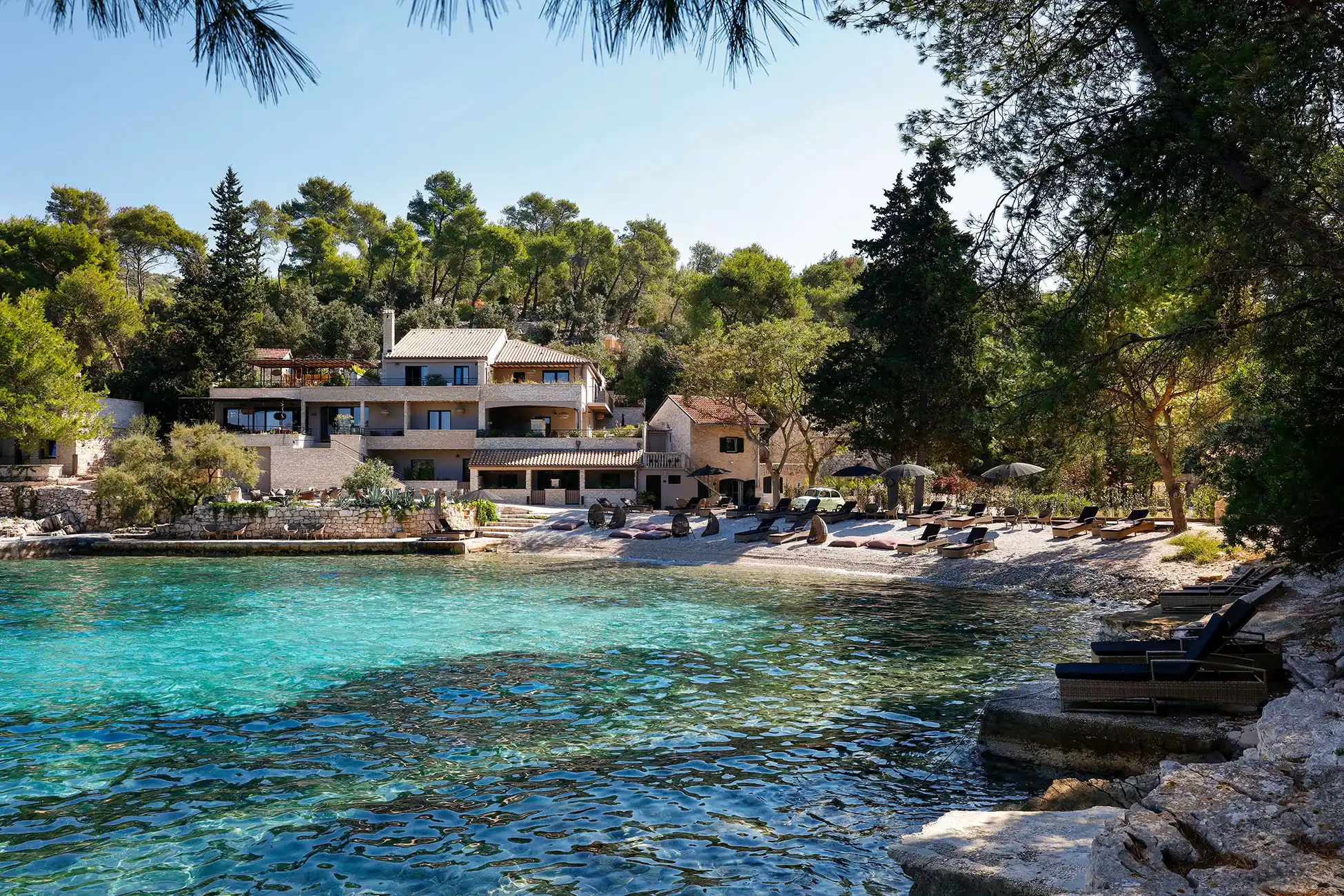 Plage du Little Green Bay, Hvar, Croatie © Nebesa d.o.o