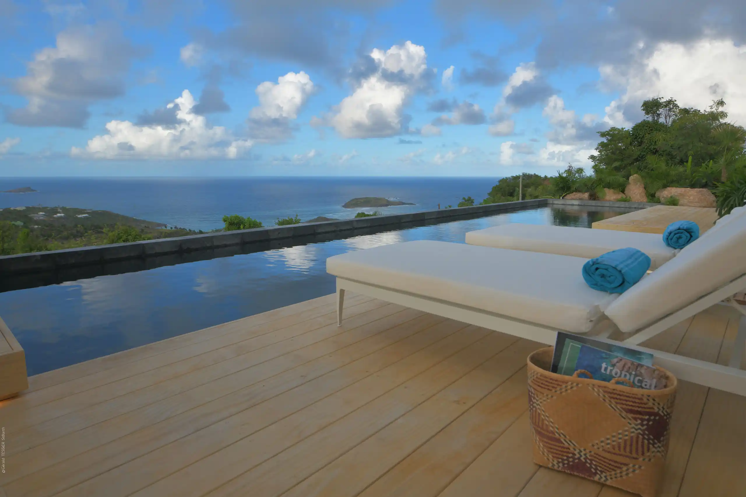 Piscine et terrasse, Villa, Les Ondines sur la Plage, Saint-Barth © Hôtel Les Ondines sur la Plage