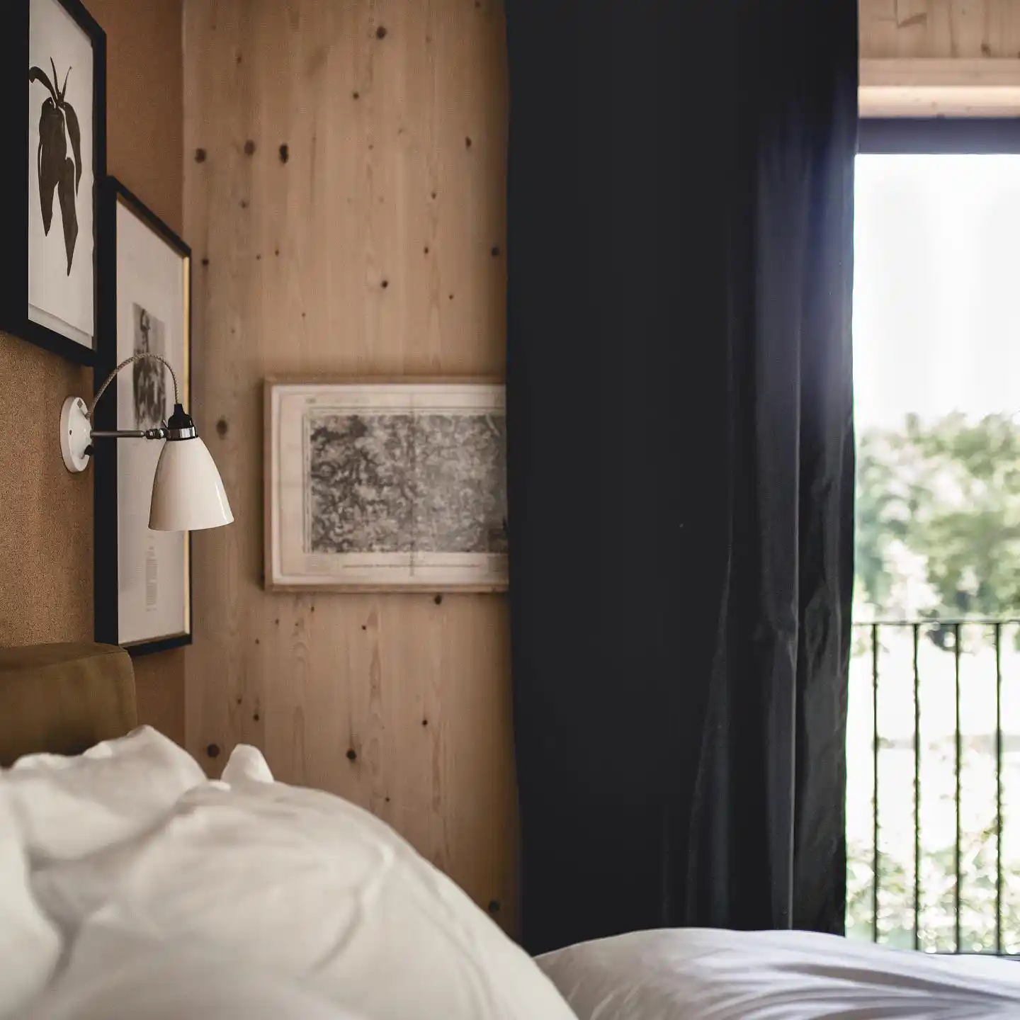 Chambre, Hôtel Le Barn, Bonnelles, France © Le Barn