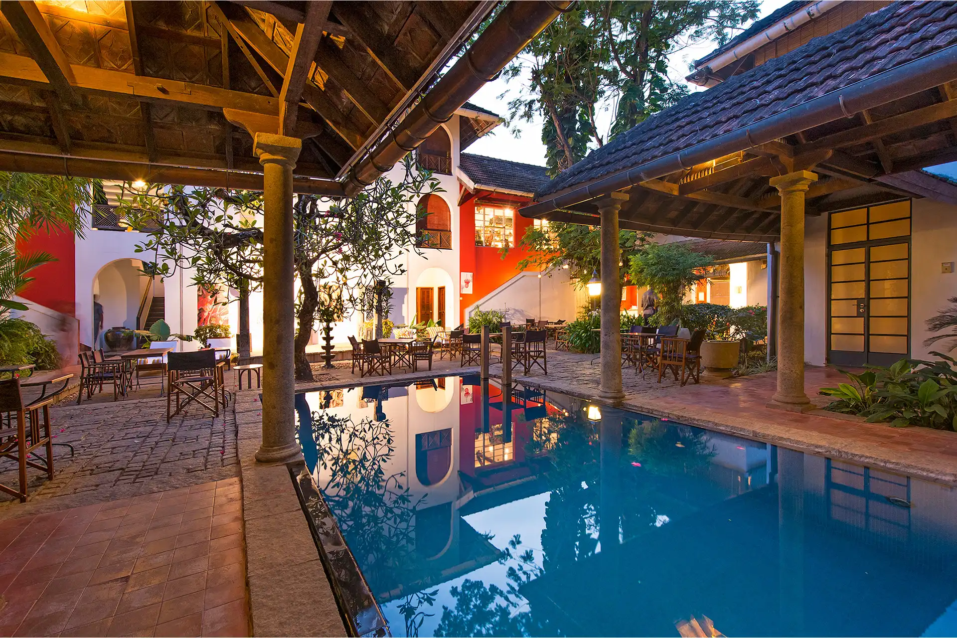 Cour et piscine, Malabar House, Cochin, Kerala, Inde © Relais & Châteaux