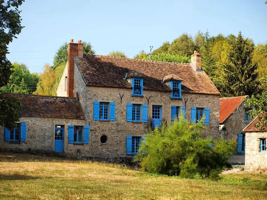 facade barn hotel bonnelles