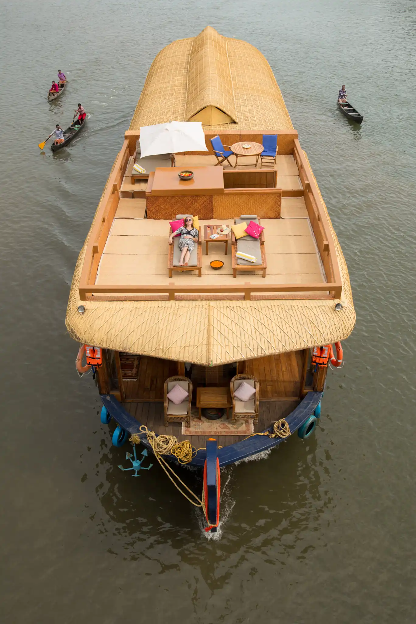 Détente à bord du Lotus Houseboat, Kerala, Inde du Sud © ABChapri Retreats