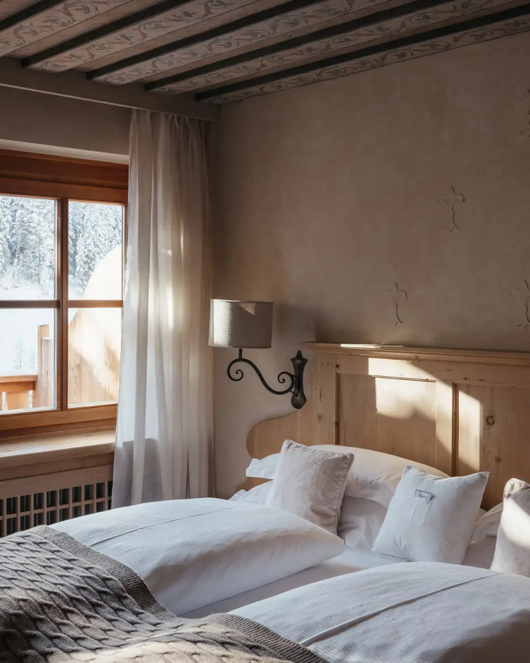 Chambre, Aman Alpina Rosa, Dolomites, Italie © Aman Group