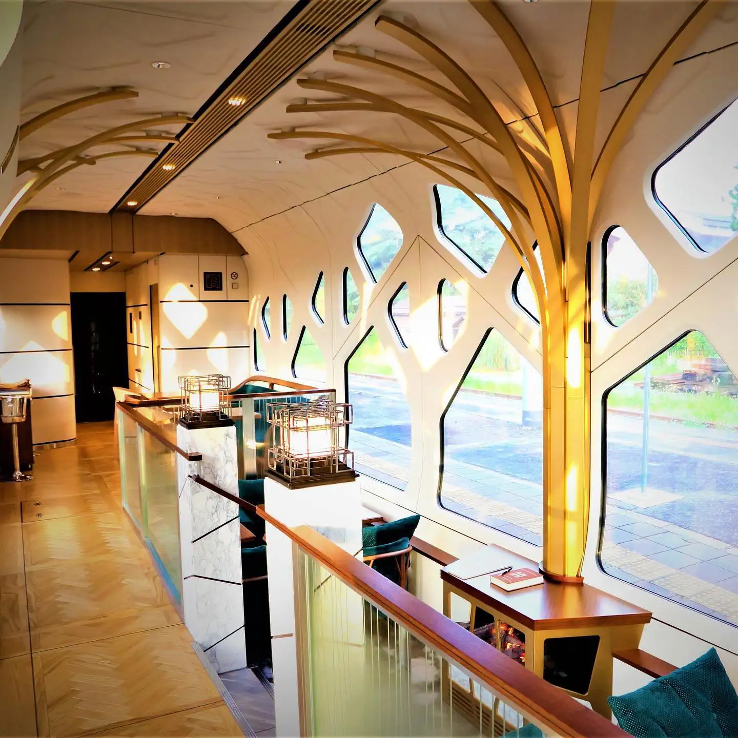 Lounge Komorebi, Shiki-Shima, Japon © East Japan Railway Company