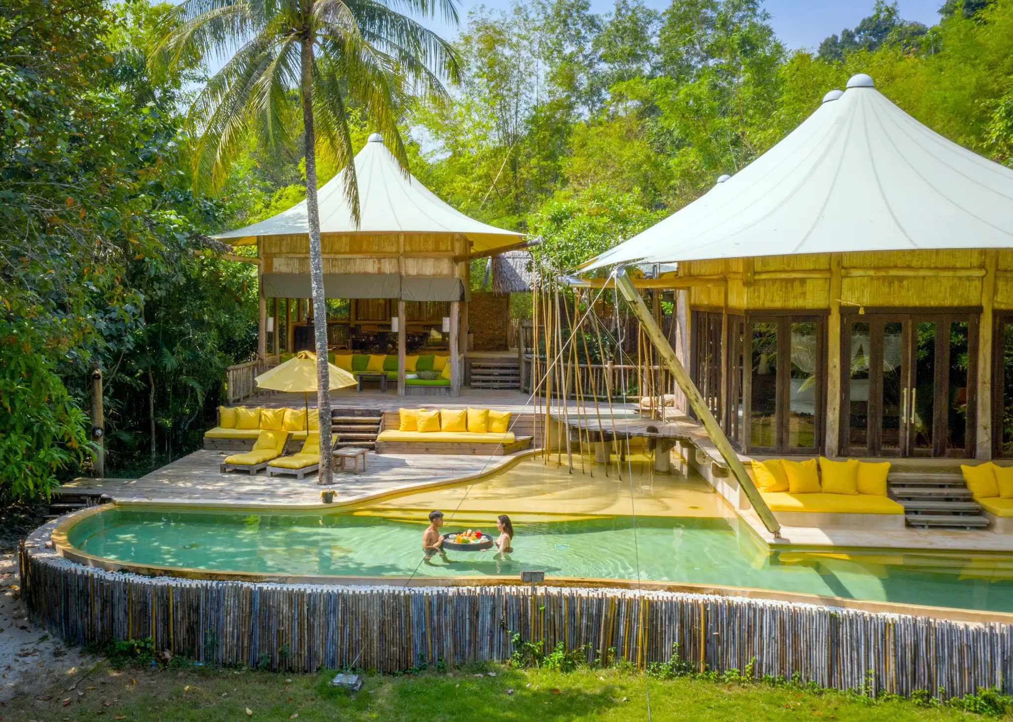 Petit déjeuner, piscine privée, Soneva Kiri, Koh Kood, Thaïlande © Soneva