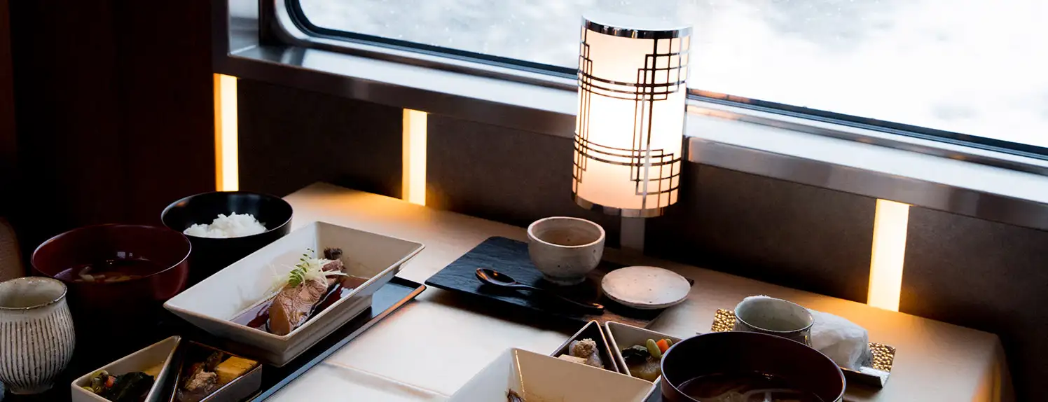 Petit déjeuner traditionnel, Iwate, Shiki-Shima, Japon © East Japan Railway Company