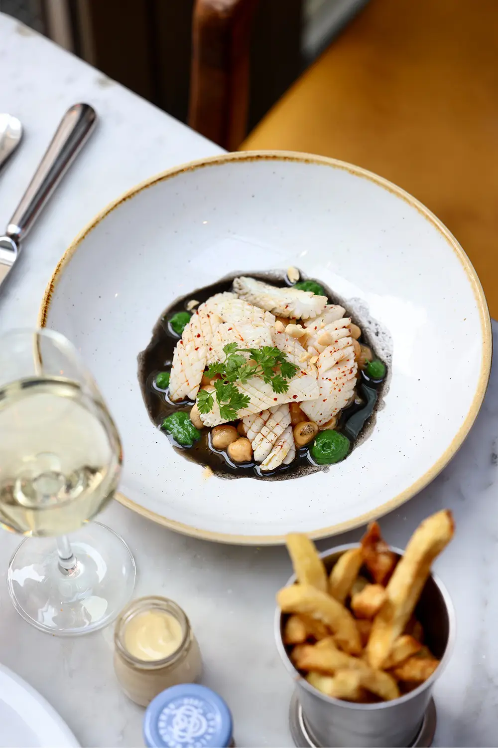 Plat, Brasserie Rivié, Hôtel Hoxton Paris, France © the hoxton