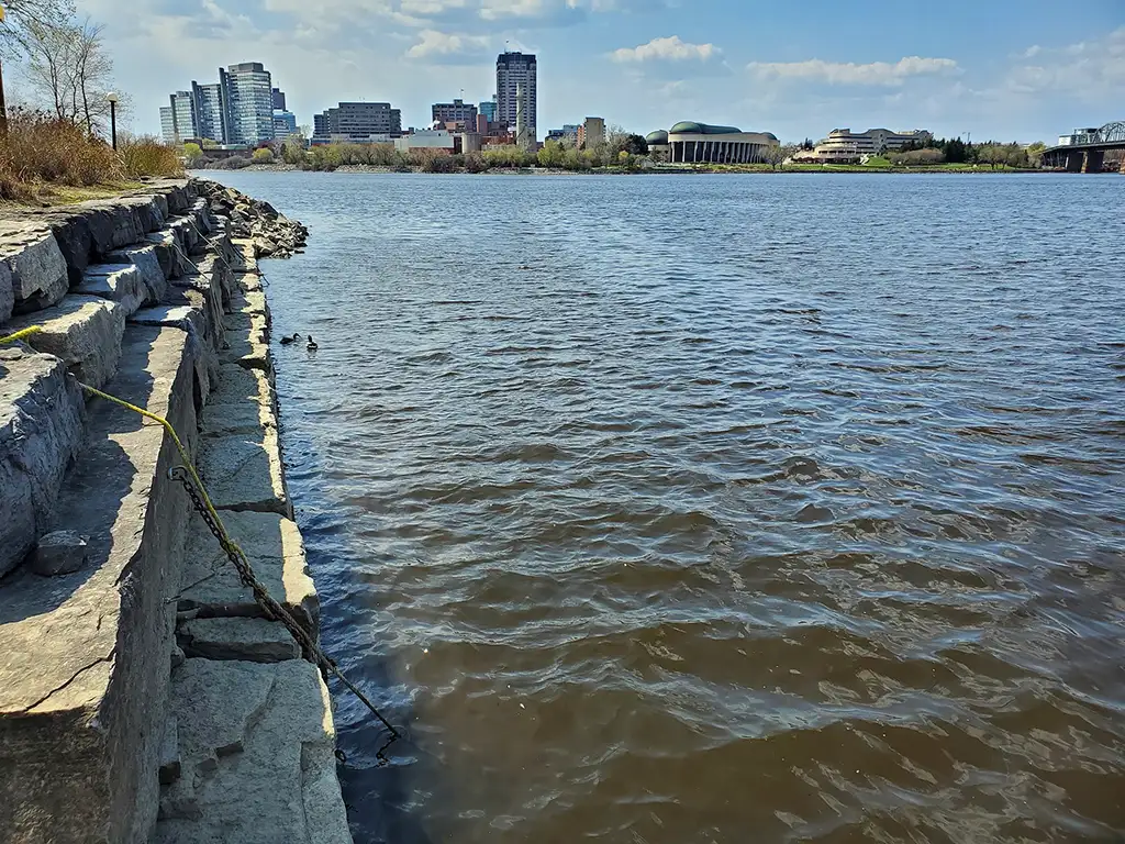 Rivière Outaouais, Gatineau, Québec, Canada © Joel Kaben Rivière Outaouais, Gatineau, Québec, Canada © Joel Kaben