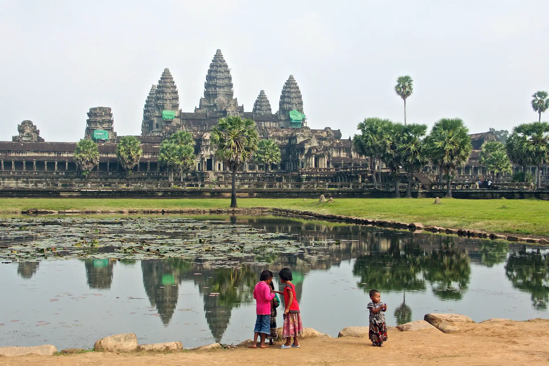 Enfants, Angkor Wat, Cambodge © Olaf Nielsen